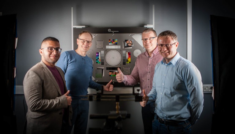 Picture of TESTiLABS employees and partners in a VCX Laboratory